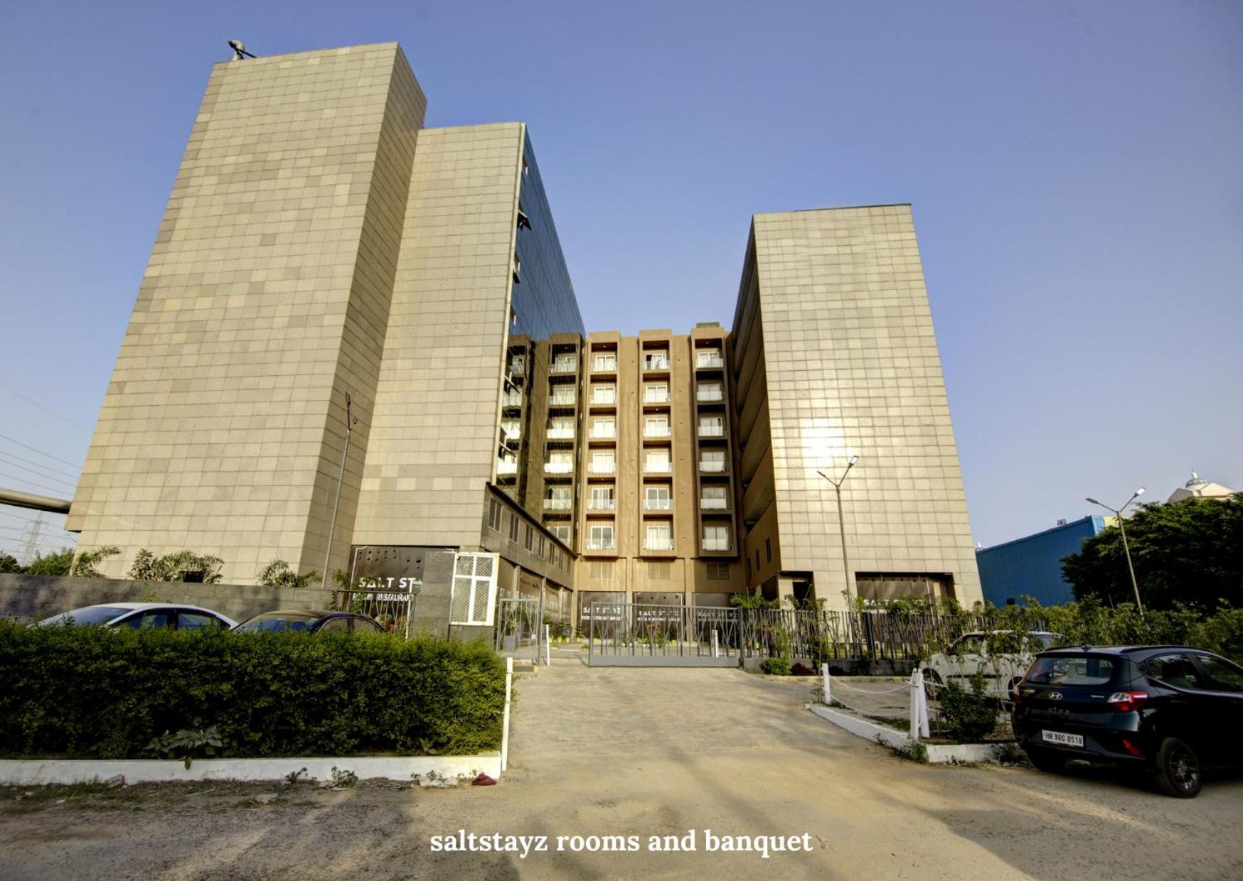 Saltstayz Premier Executive Serviced Apartment - Golf Course Extension Road Gurgaon Eksteriør billede