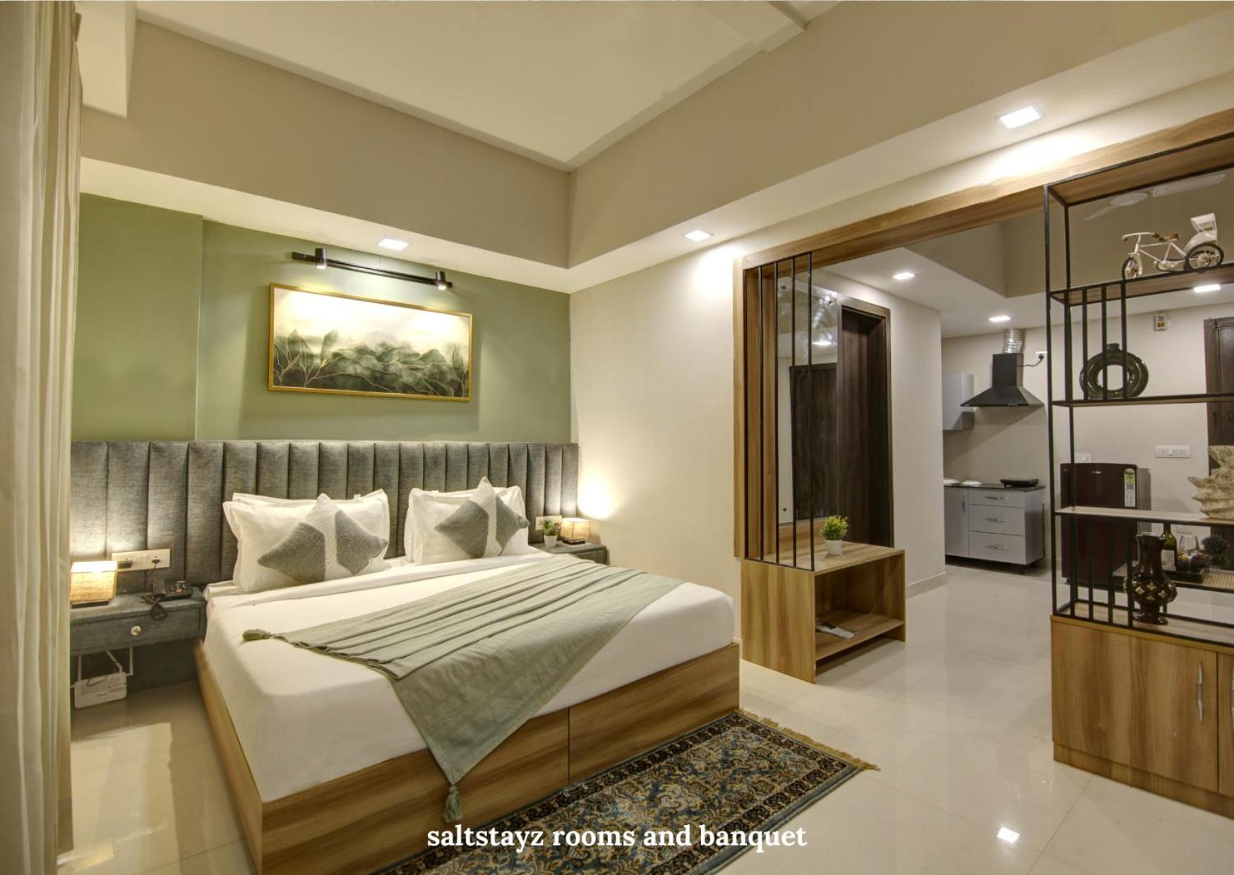 Saltstayz Premier Executive Serviced Apartment - Golf Course Extension Road Gurgaon Eksteriør billede