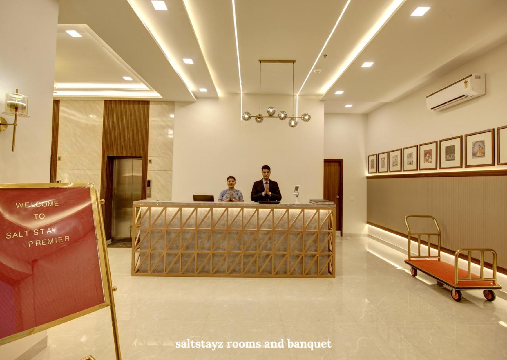 Saltstayz Premier Executive Serviced Apartment - Golf Course Extension Road Gurgaon Eksteriør billede