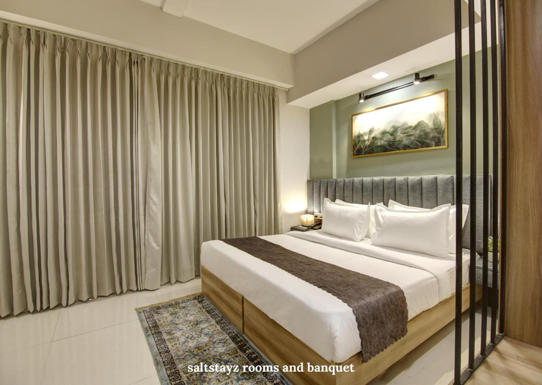 Saltstayz Premier Executive Serviced Apartment - Golf Course Extension Road Gurgaon Eksteriør billede