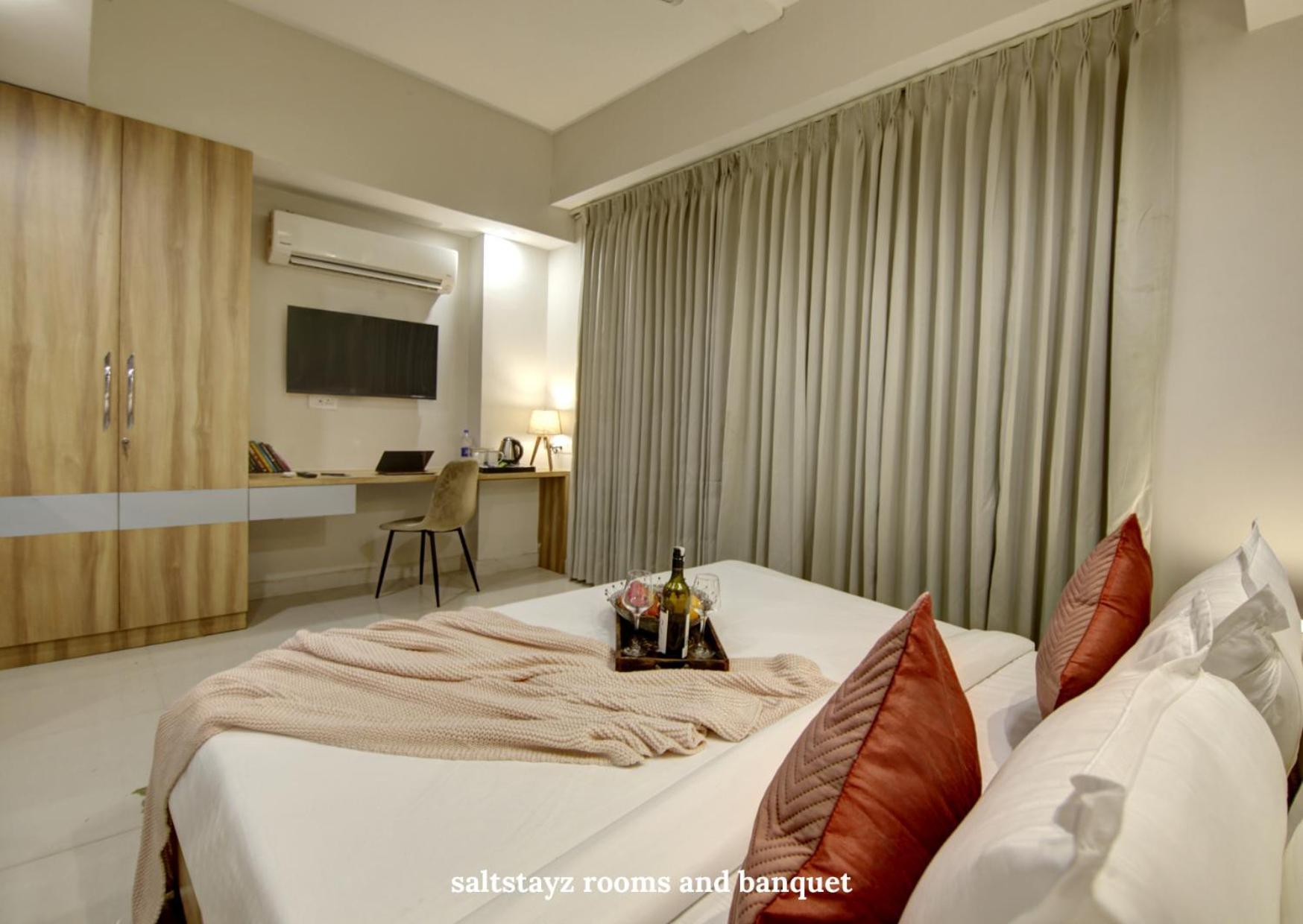 Saltstayz Premier Executive Serviced Apartment - Golf Course Extension Road Gurgaon Eksteriør billede