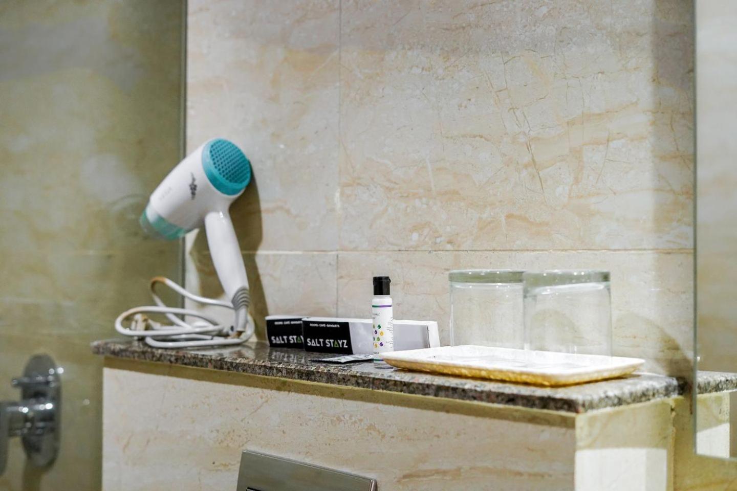 Saltstayz Premier Executive Serviced Apartment - Golf Course Extension Road Gurgaon Eksteriør billede